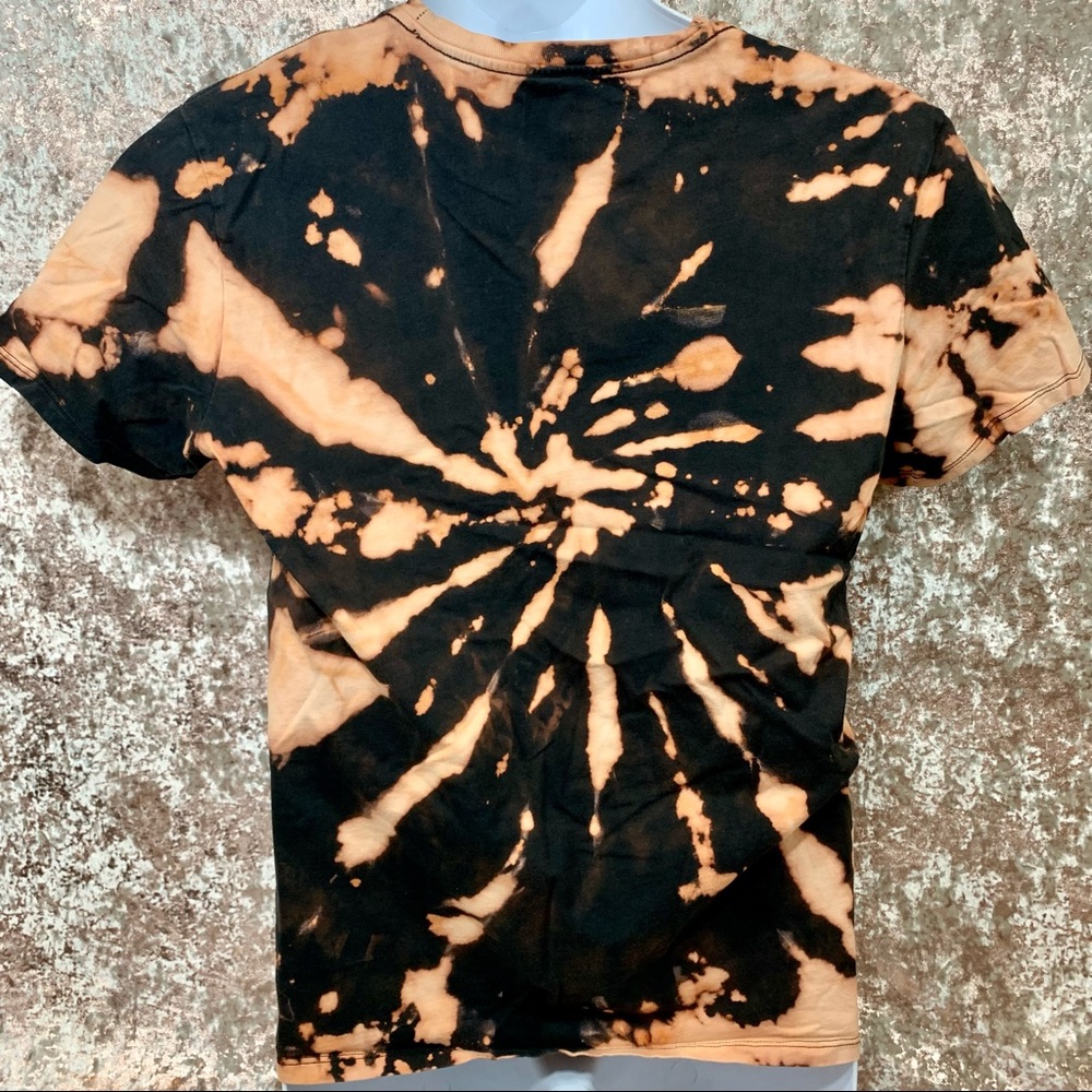Levi’s Custom Bleach Tee - image 2